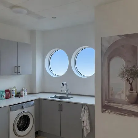 Apartment Pak C